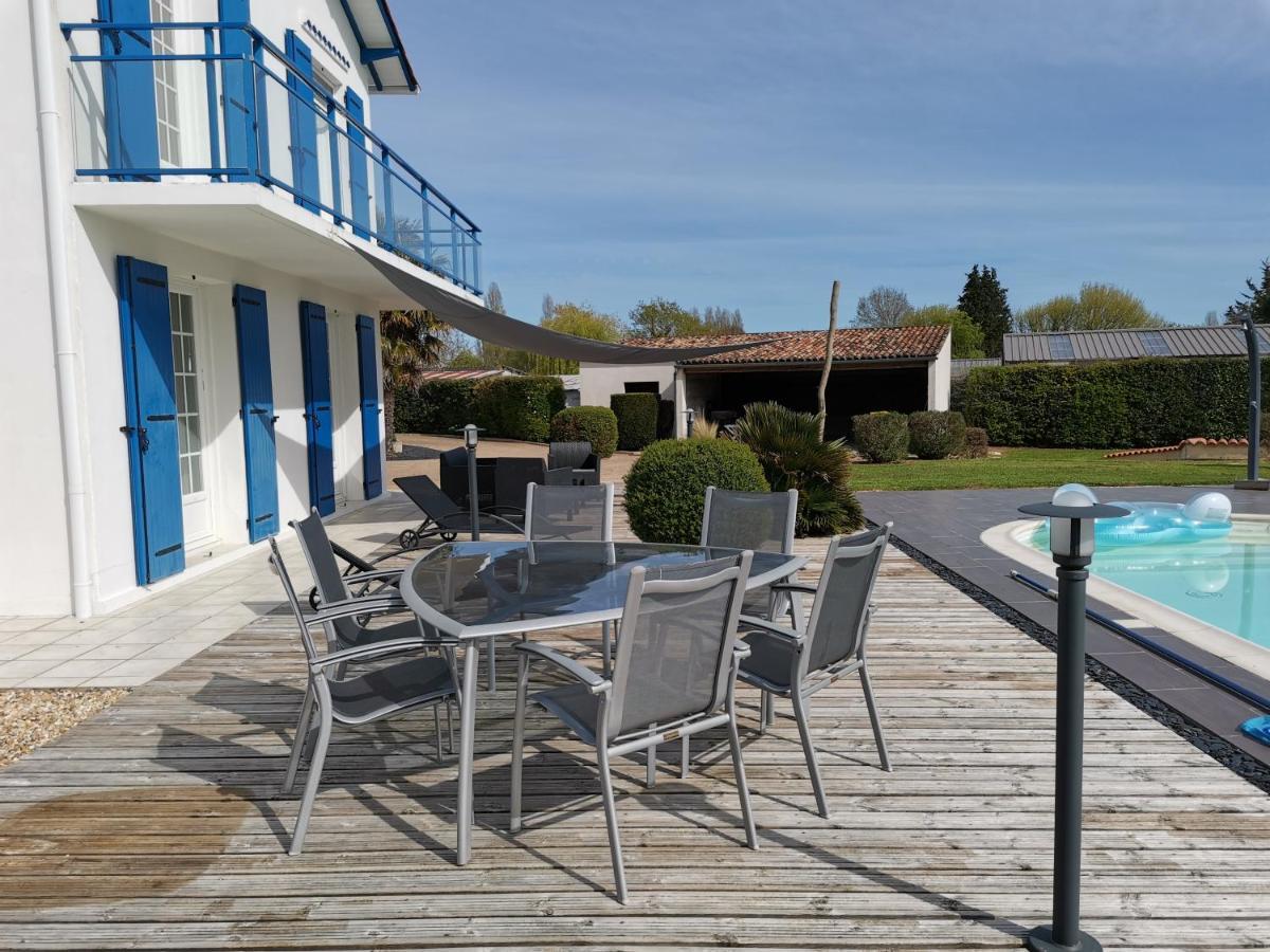 Maison De Campagne Proche Des Plages Saint-Romain-de-Benet Exteriér fotografie