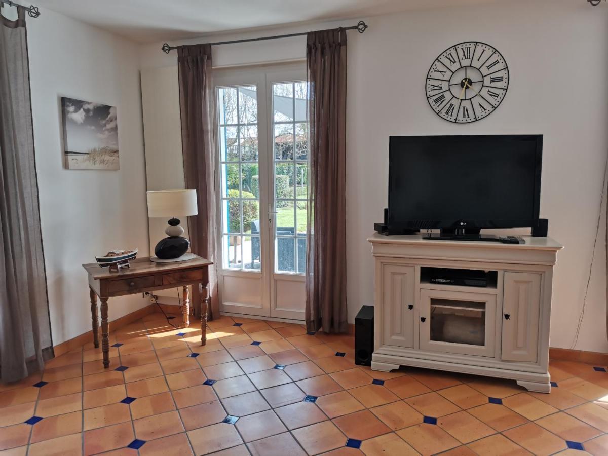 Maison De Campagne Proche Des Plages Saint-Romain-de-Benet Exteriér fotografie